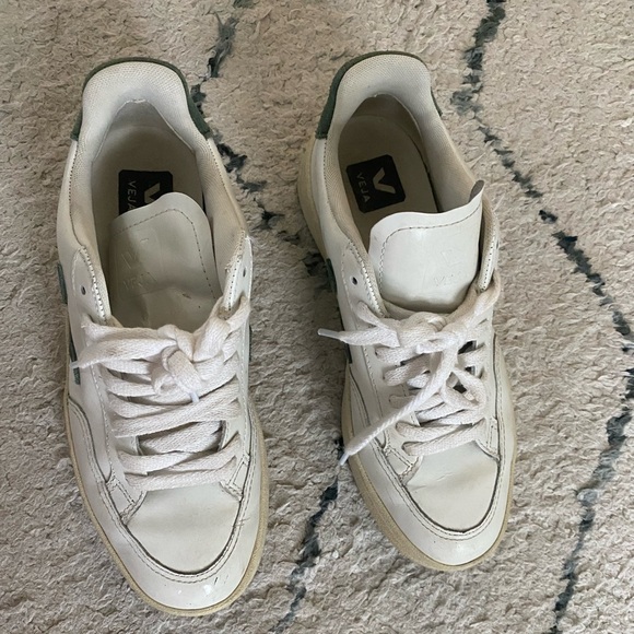 Womens Vejas V-12 - Picture 2 of 7